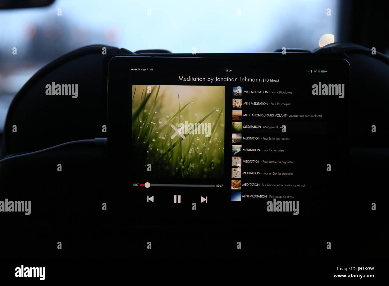 Digital-Tablette in ein E-Taxi. Frankreich. Stockfoto