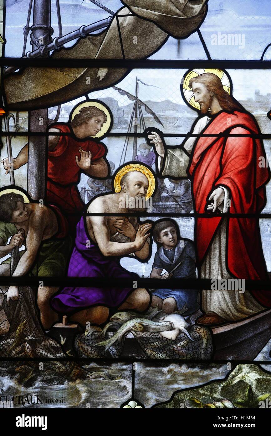 Glasmalerei in Saint-Aubin Kirche, Houlgate. Wunderbare Fischerei. Frankreich. Stockfoto