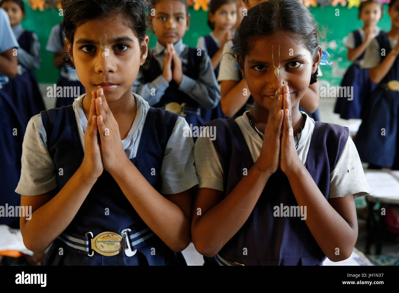 Sandipani Muni Schule für bedürftige Mädchen laufen von Food for Life Vrindavan. Indien. Stockfoto
