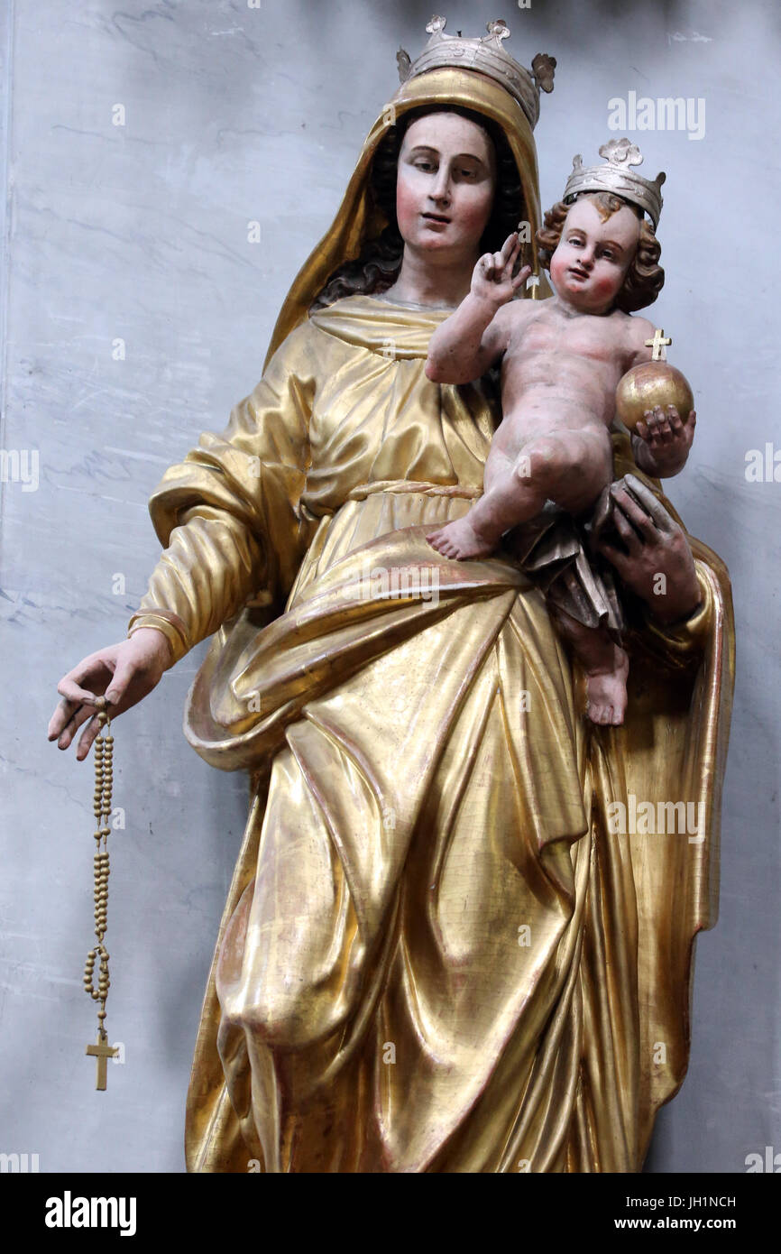 Johannes-Evangelist-Kirche. Santa Maria Maggiore.  Jungfrau Maria und Jesuskind.  Italien. Stockfoto