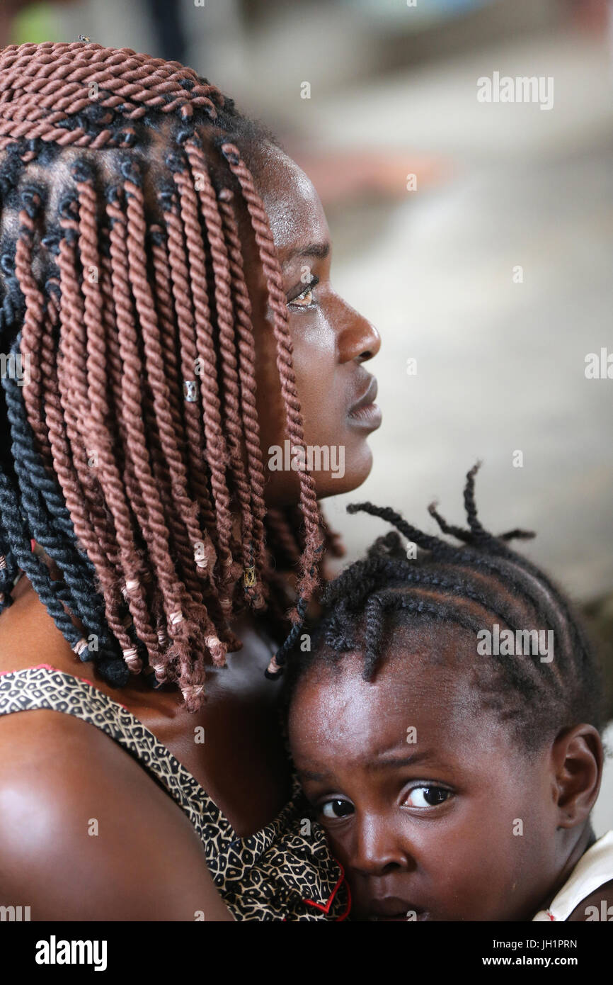 Afrikanerin mit geflochtenen Haaren Lome. Togo. Stockfoto