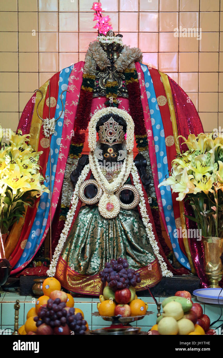 Mariamman Hindu-Tempel. Göttin Mariamman Statue geschmückt.  Ho-Chi-Minh-Stadt. Vietnam. Stockfoto