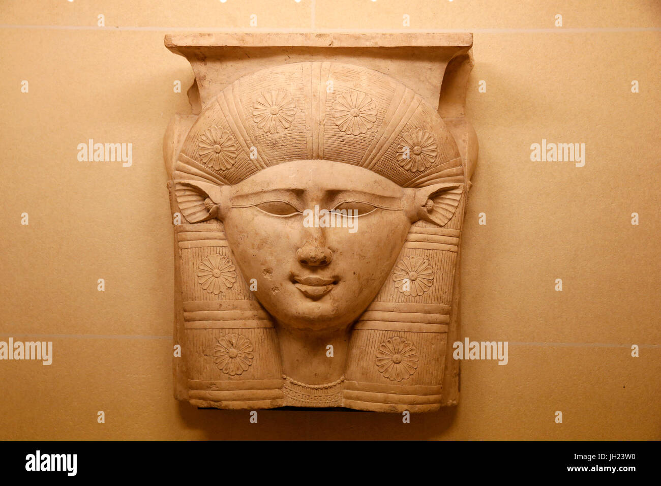 Louvre-Museum. Göttin Hathor. Kalkstein. 3. Jahrhundert b.c. Frankreich. Frankreich. Stockfoto