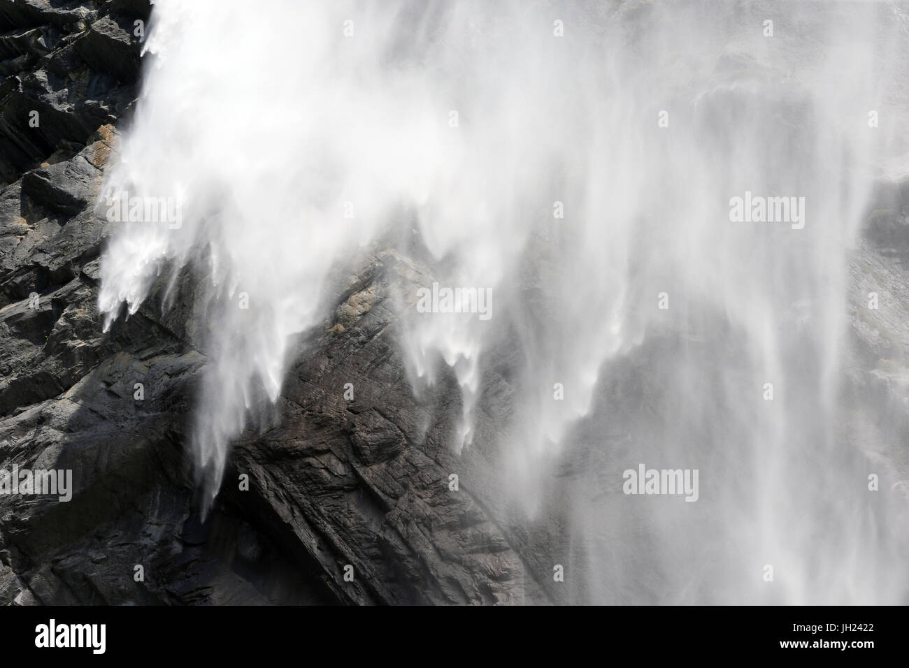 Französische Alpen. Wasserfall von Arpenaz. Frankreich. Stockfoto