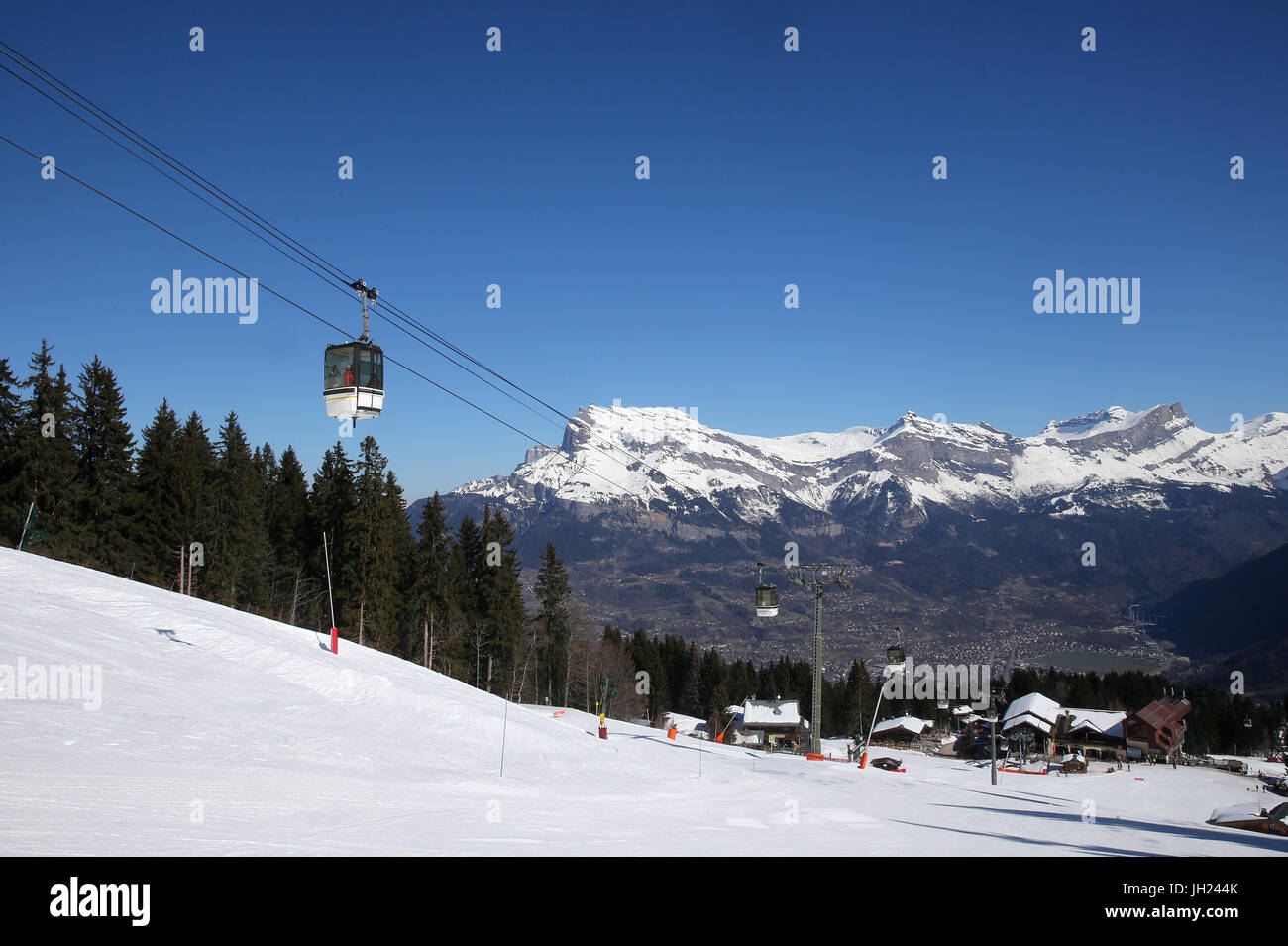 Französische Alpen.  Mont-Blanc-Massiv.  Ski- und Überkopf-Seilbahn. Frankreich. Stockfoto