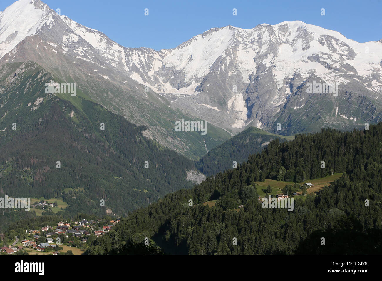 Französische Alpen.  Mont-Blanc-Massiv. Saint Nicolas de Veroce Dorf.  Frankreich. Stockfoto
