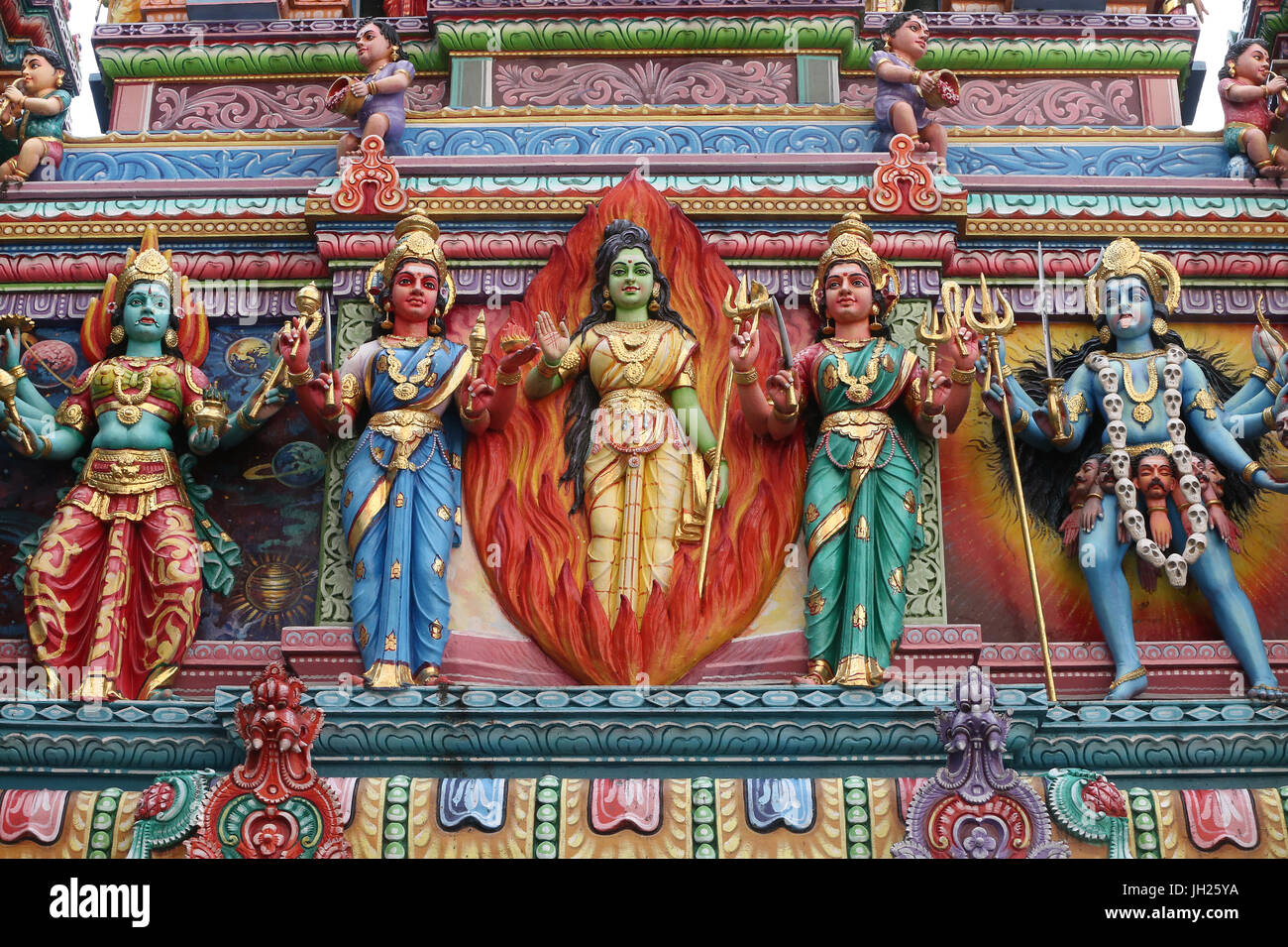 Sri Veeramakaliamman Hindu-Tempel. Hindu-Gottheiten. Singapur. Stockfoto