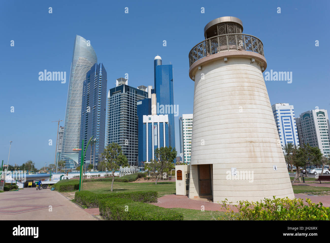 Blick auf den Landmark-Tower aus dem Nahen Osten Familienpark, Abu Dhabi, Vereinigte Arabische Emirate, Stockfoto