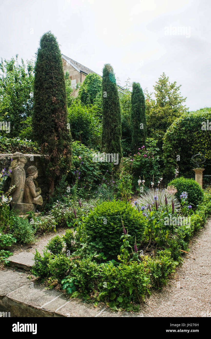 Der Garten hinter dem Herschel Museum of Astronomy in Bath, Großbritannien Stockfoto