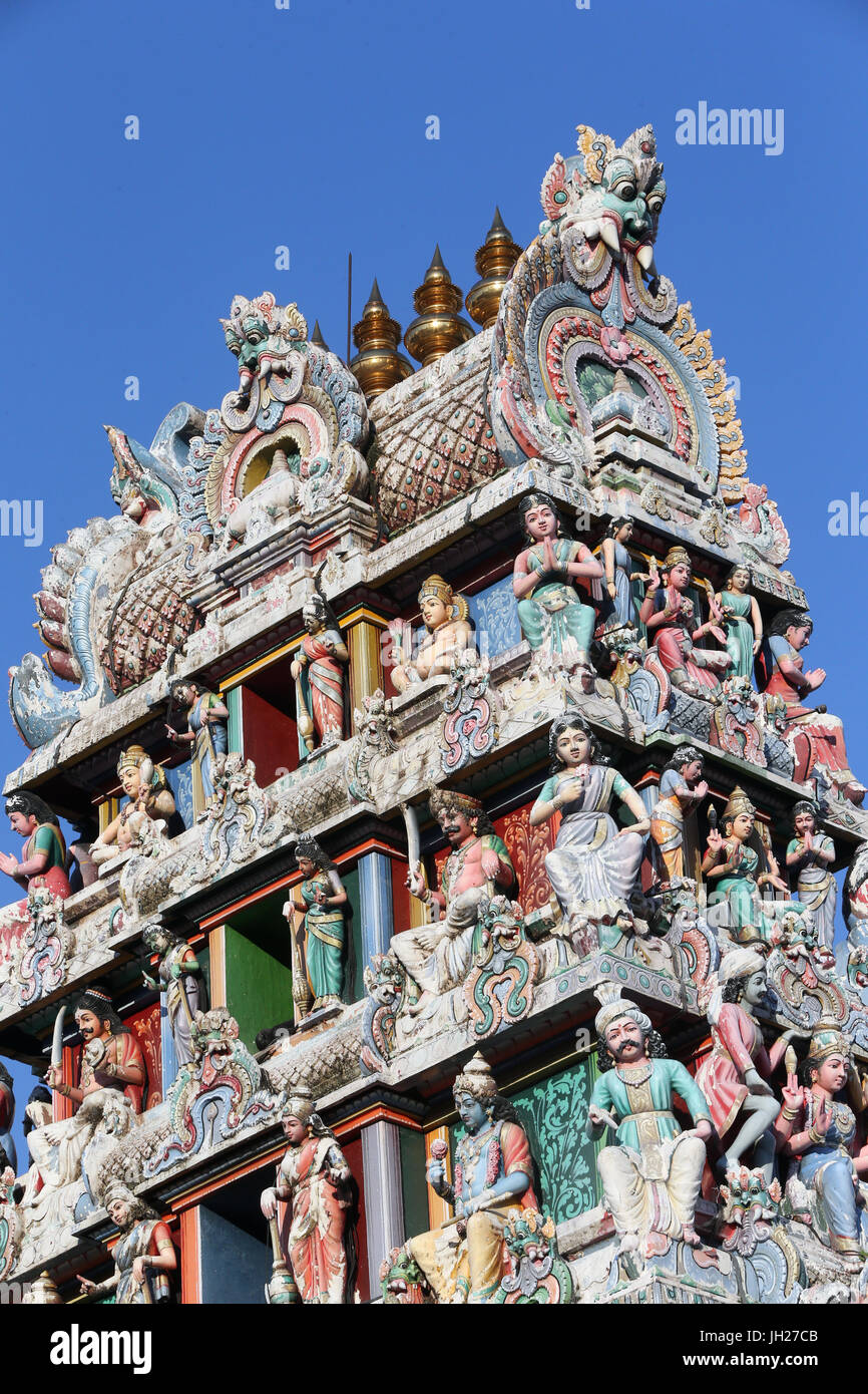 Sri Mariamman Hindu-Tempel.  Gopuram (Tempelturm). Chinatown. Singapur. Stockfoto Sri Mariamman Hindu-Tempel.  Gopuram (Tempelturm). Chinatown. Singapur. Stockfoto