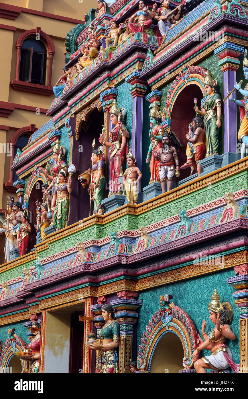 Hindu-Tempel Sri Vadapathira Kaliamman. Hindu-Gottheiten.  Singapur. Stockfoto