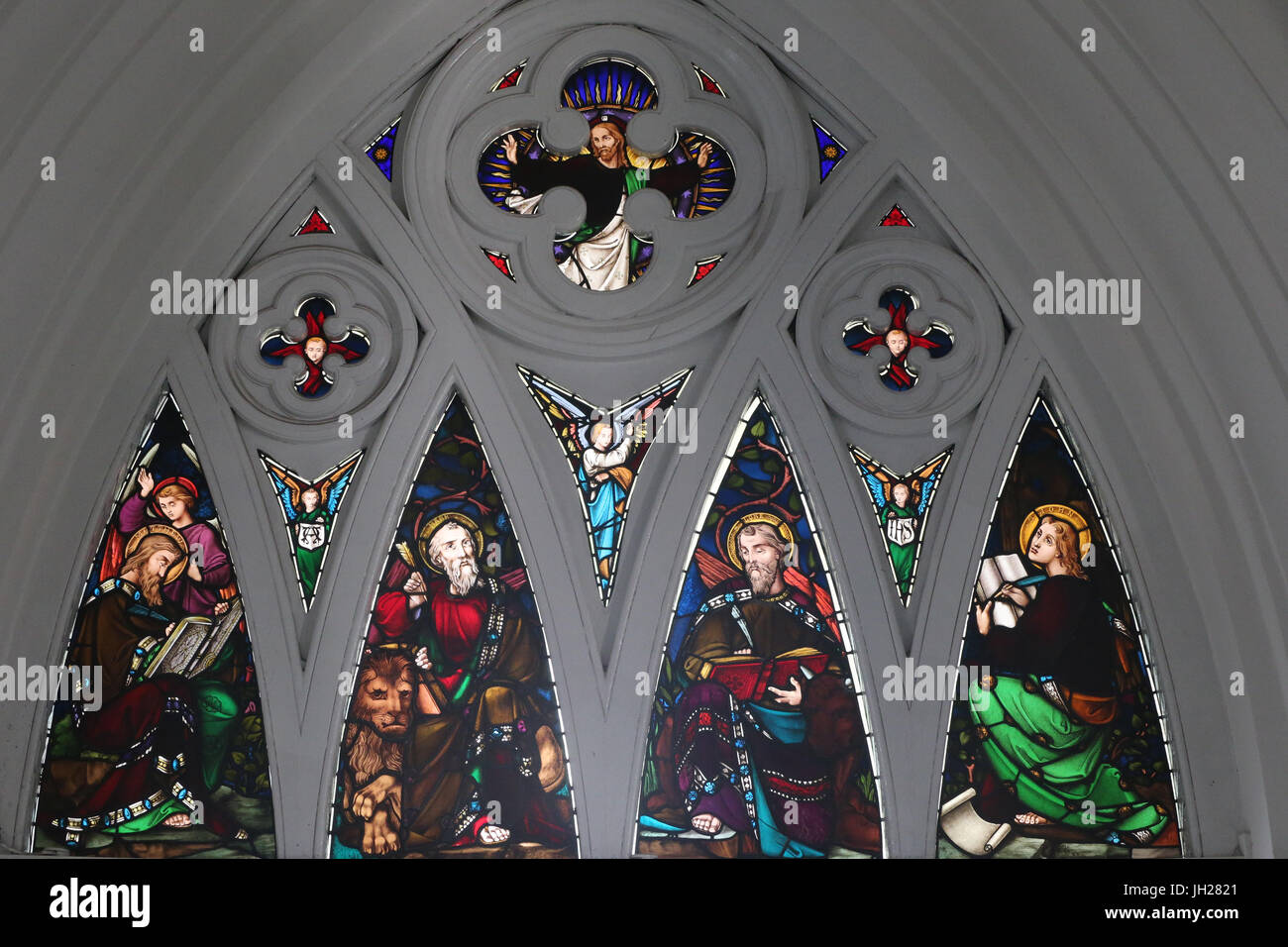 St. Andrews Kathedrale.  Glasmalerei-Fenster. Vier Evangelisten sind Matthäus, Markus, Lukas und Johannes.  Singapur. Stockfoto