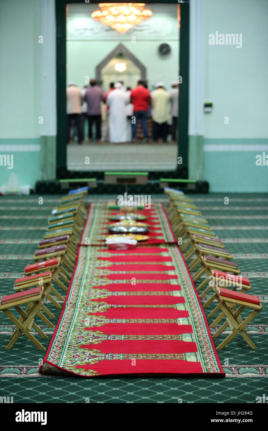 Masjid Jamae befindet sich eine der ältesten Moscheen in Singapur in Chinatown.  Muslime beten. Salat.  Singapur. Stockfoto