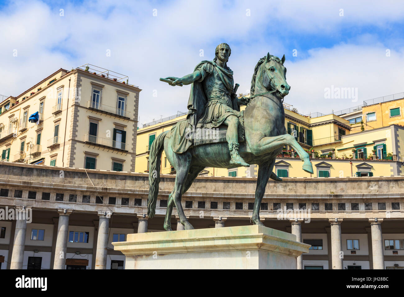Reiterstatue von Charles III von Canova, Piazza del Plebiscito, Neapel, Kampanien, Italien, Europa Stockfoto