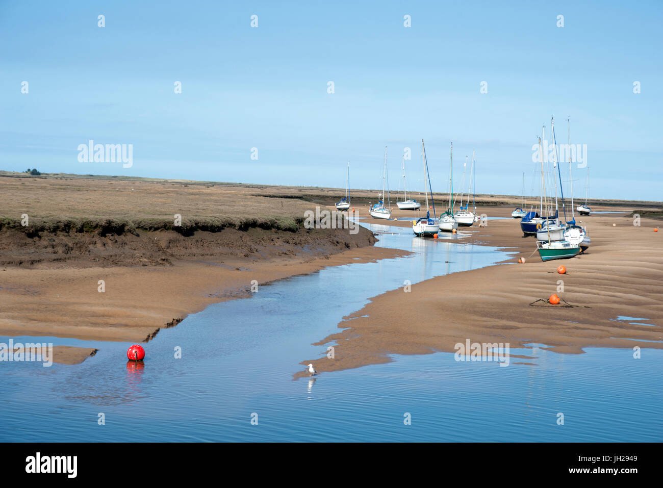 Blick auf den Hafen bei Ebbe, Morgen, Wells-Next-the-Sea, North Norfolk, England, Vereinigtes Königreich, Europa Stockfoto