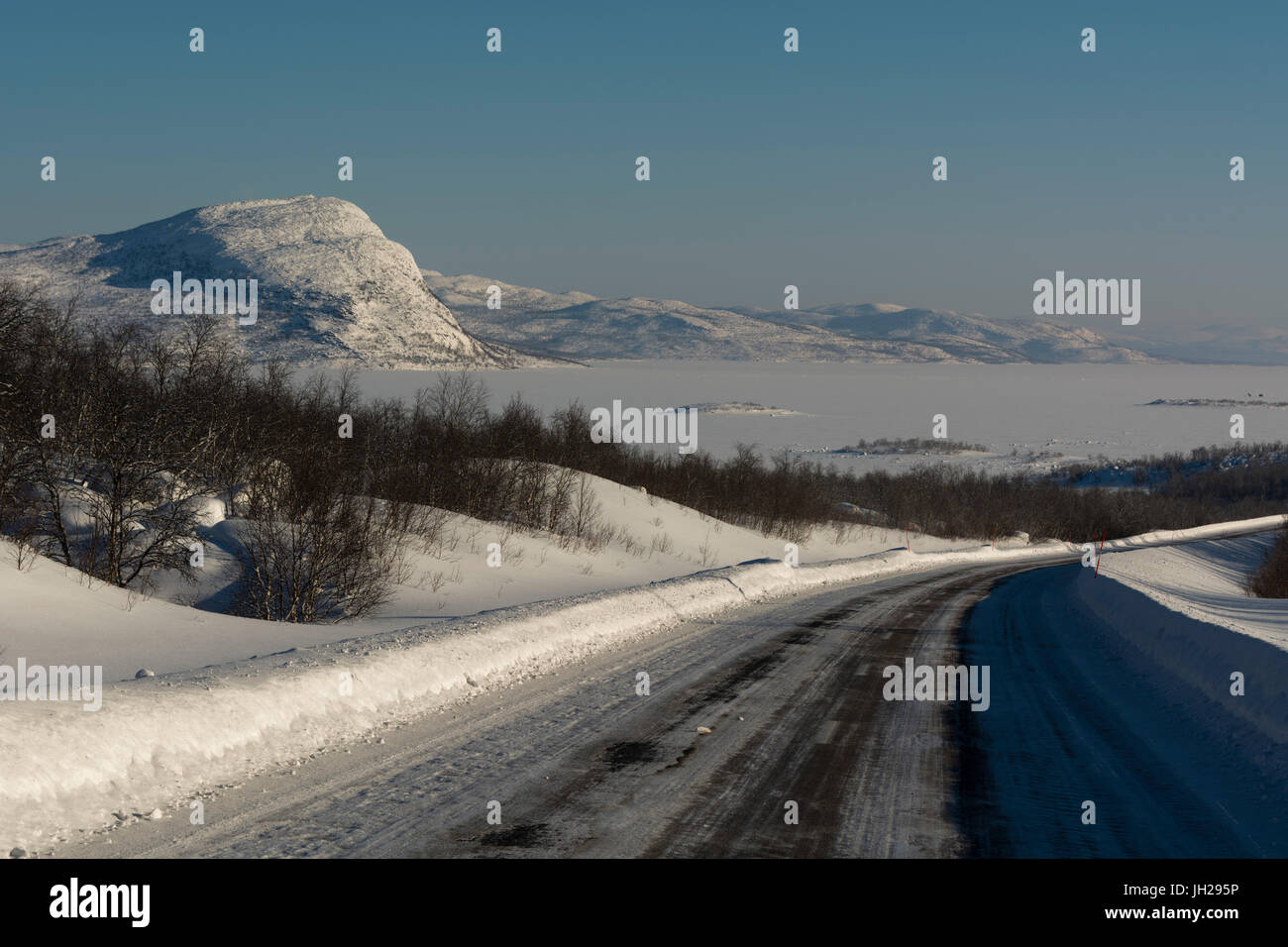 Gefrorene Landschaft in der Nähe von Kiruna, Schweden, Skandinavien, Europa Stockfoto