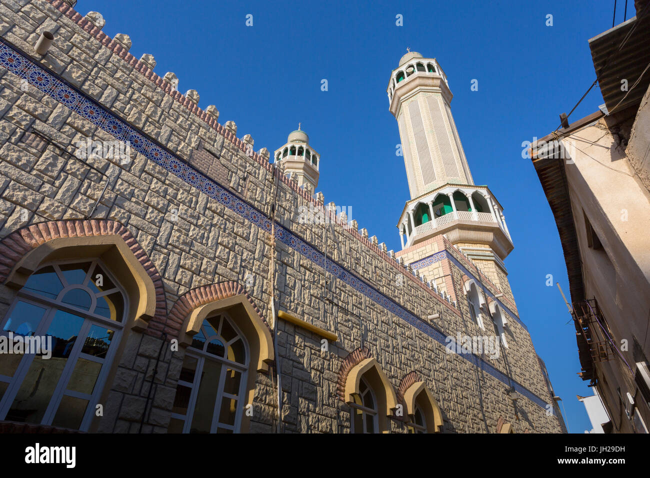 Abends Blick auf Moschee in Muttrah Souk, Muscat, Oman, Naher Osten Stockfoto