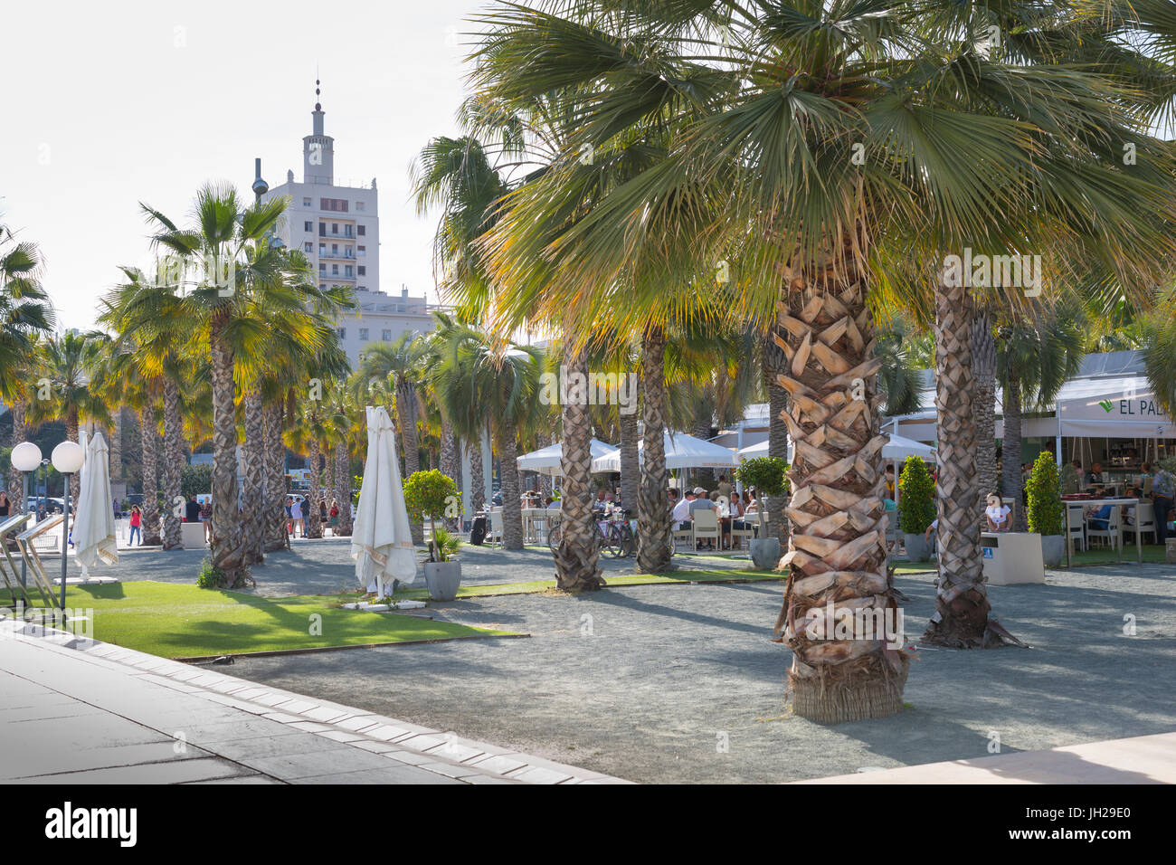 Restaurant am Paseo del Muelle Uno in Marina Malaga, Malaga, Costa Del Sol, Andalusien, Spanien, Europa Stockfoto