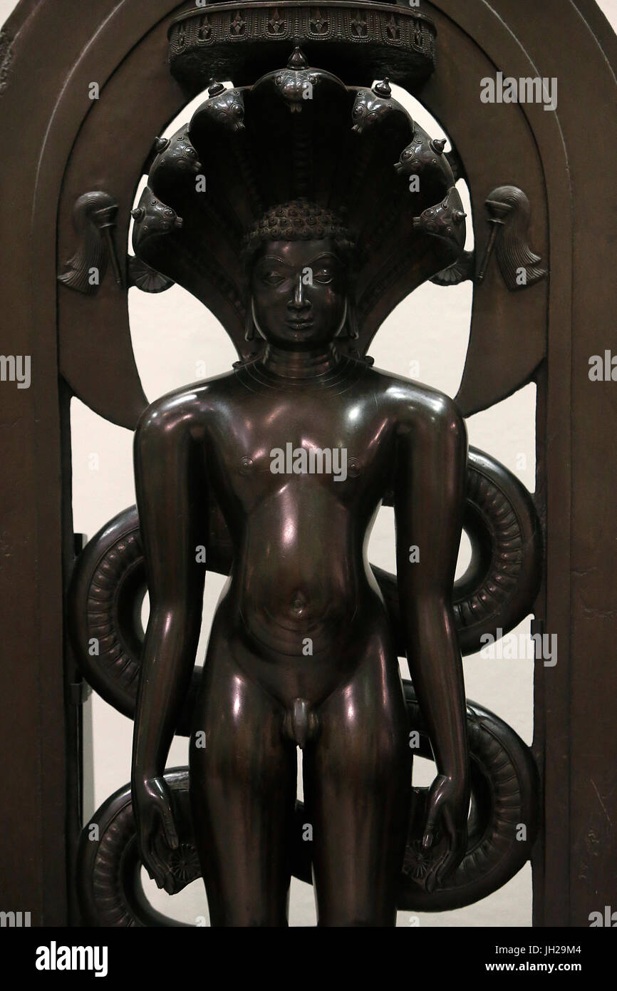 Das Victoria and Albert Museum. Jina Rishabhanatha. 1100-1300. schwarze Schiefer. Süd-Indien. Vereinigtes Königreich. Stockfoto