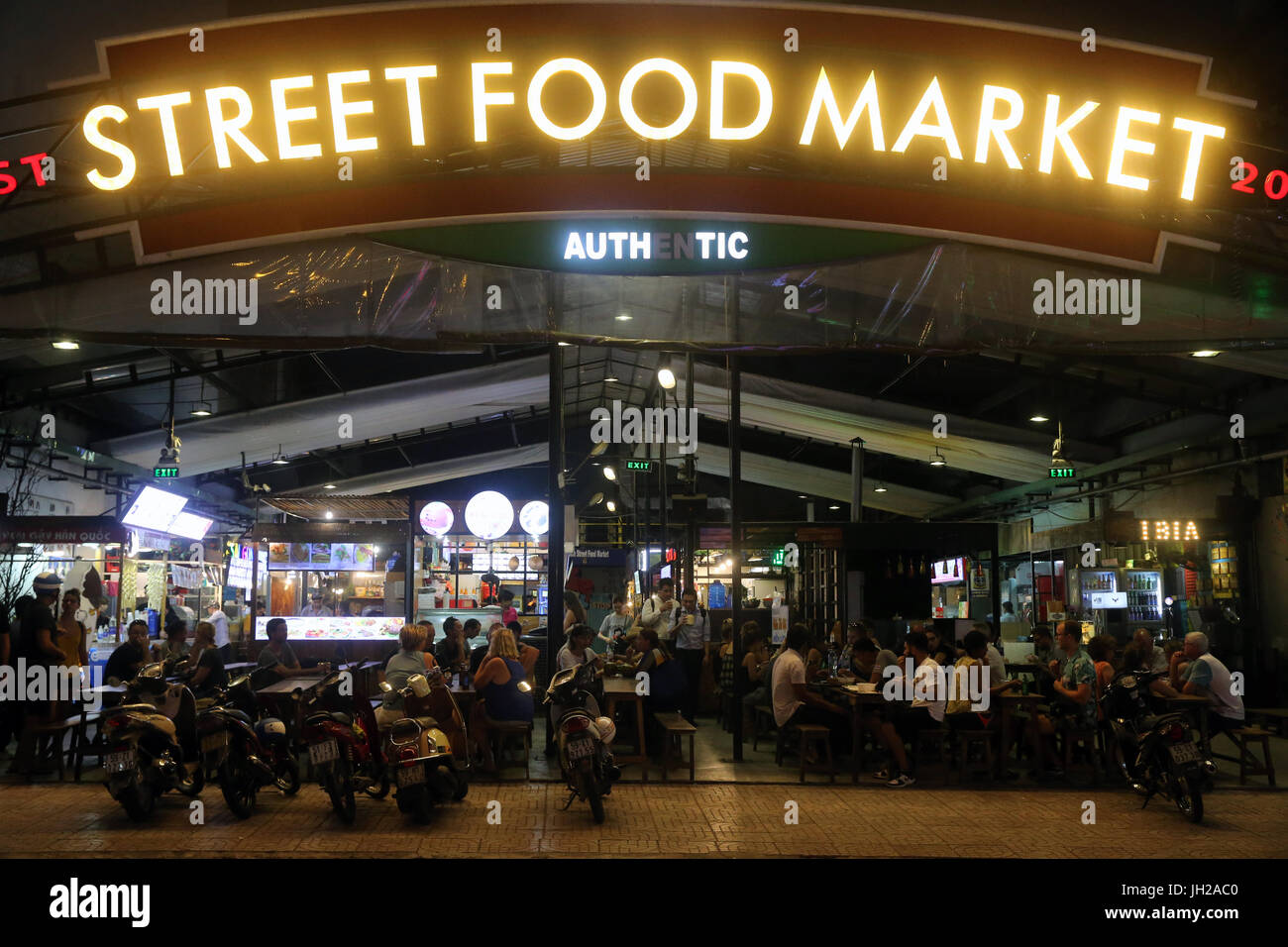 Restaurant. Street Food-Markt.  Ho-Chi-Minh-Stadt. Vietnam. Stockfoto
