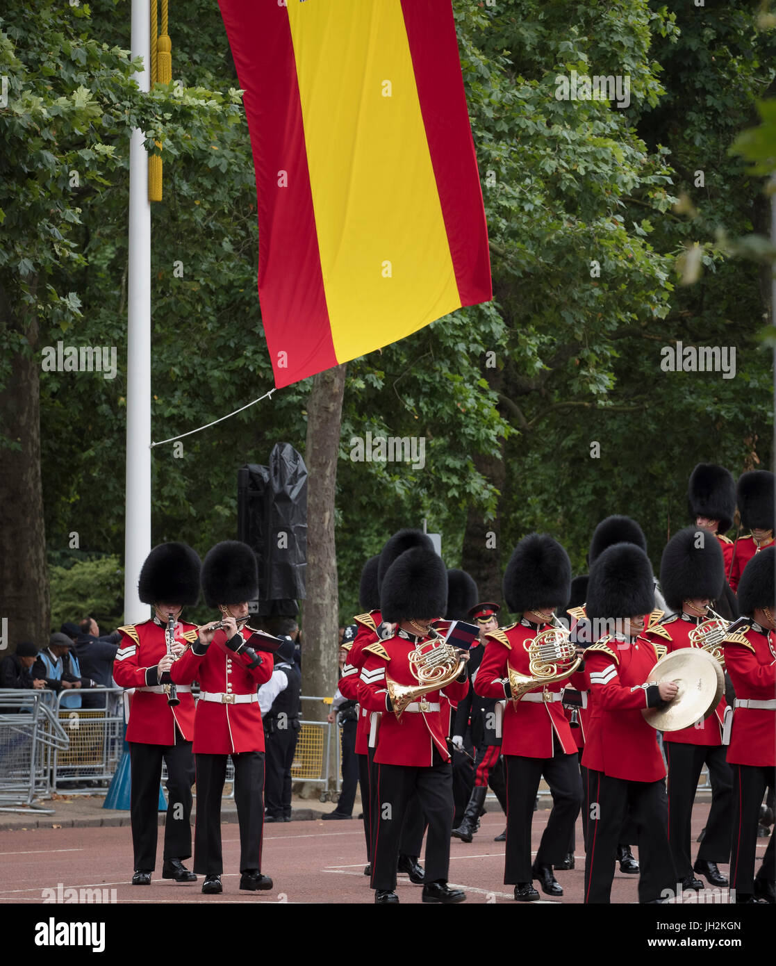 London, UK. 12. Juli 2017. Army-Band spielen Musikinstrumente in The Mall Credit: Philip Pfund/Alamy Live News Stockfoto