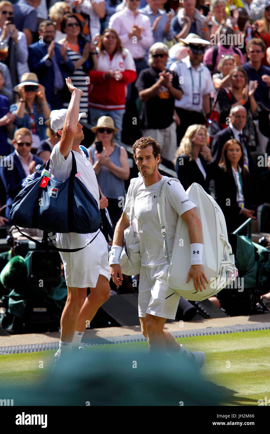 London, UK. 12. Juli 2017. Wimbledon Tennis: London, 12. Juli 2017 - Andy Murray nach seinen Viertelfinal-Niederlage gegen Amerikaner Sam Querrey in Wimbledon am Mittwoch. Bildnachweis: Adam Stoltman/Alamy Live-Nachrichten Stockfoto