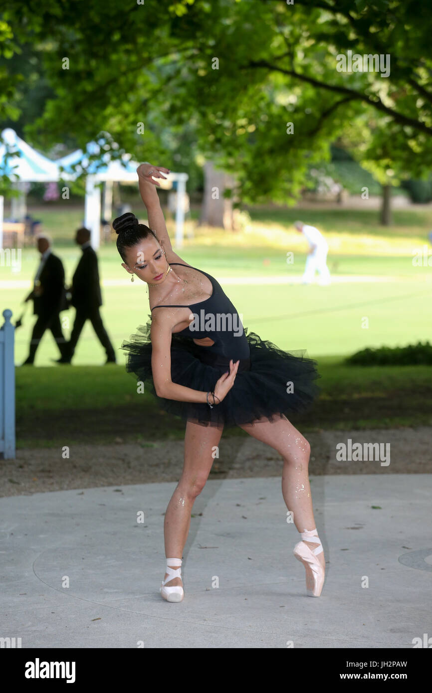 London, 12. Juni 2017. Grand Prix Ball, Prominente, Autos und Fahrer im Hurlingham Club. Expo-Foto/Alamy Live-Nachrichten Stockfoto