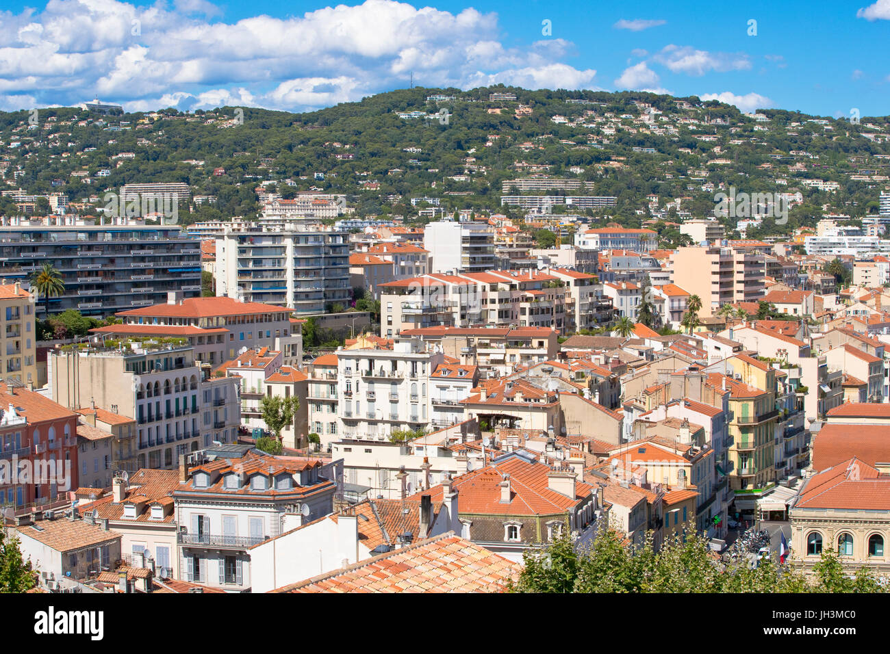 Französische Stadt Zwischen Cannes Und Nizza 7 Buchstaben Stadt von cannes -Fotos und -Bildmaterial in hoher Auflösung – Alamy