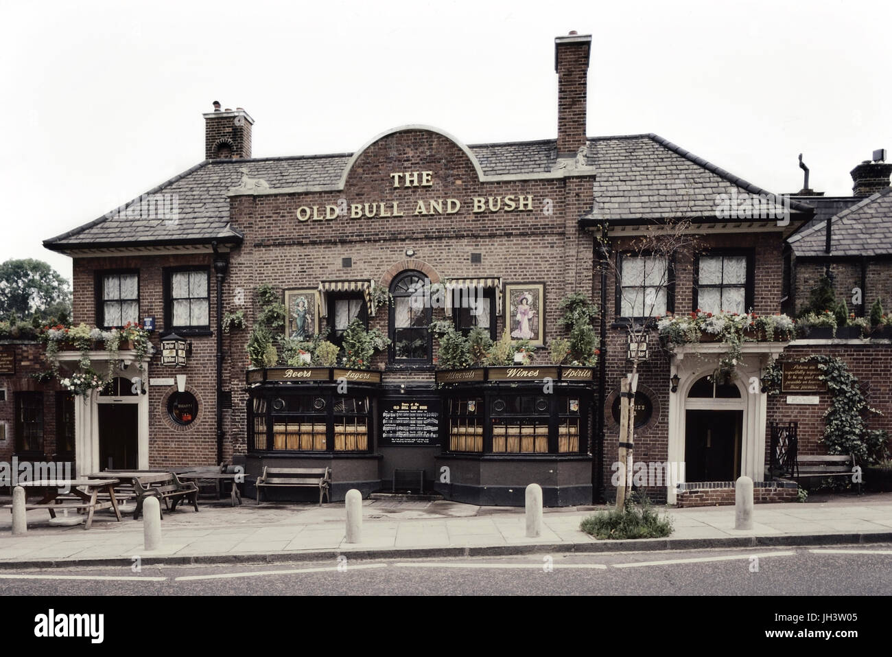 Der Platzhirsch und Bush Pub, London. Ca. 80er Jahre Stockfoto