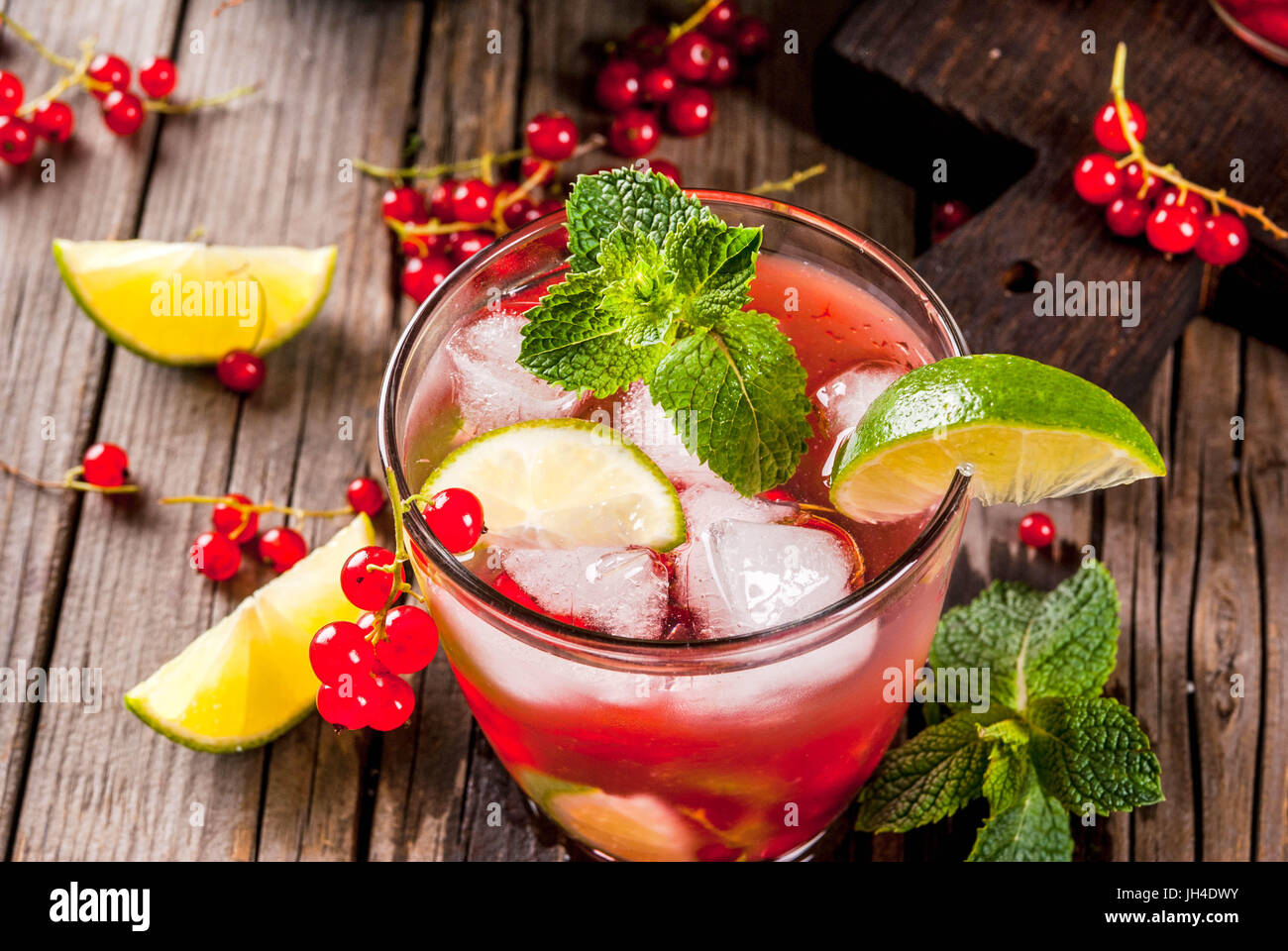 Cocktail Zutaten Gin Stockfotos und -bilder Kaufen - Alamy
