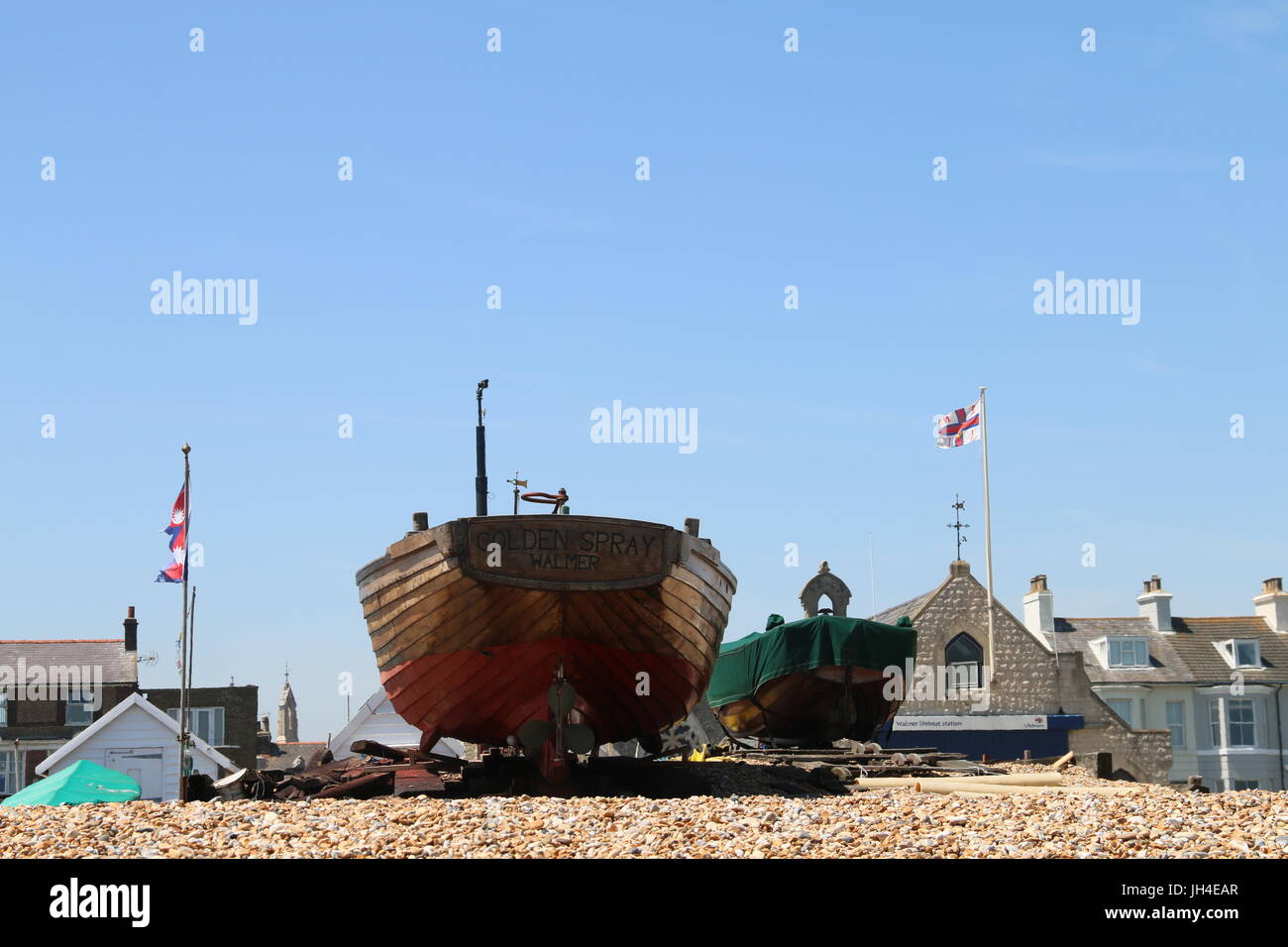 Ruderboot am Strand von Walmer Stockfoto