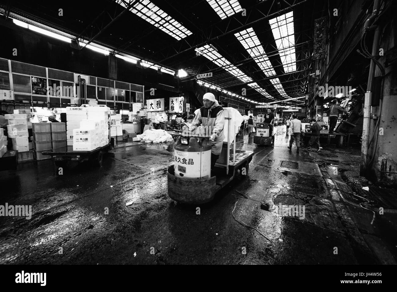 besuchen den berühmten Fischmarkt in Tokio Stockfoto