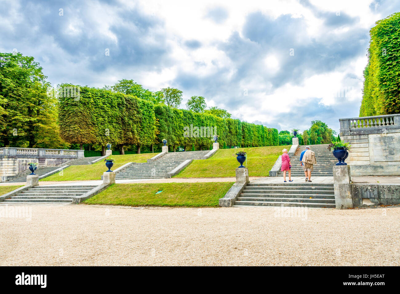 Schöne Aussicht vom Parc de Saint-Cloud. Es ist einer der schönsten Gärten Europas, und 2005 wurde der Park mit Dem Status "Beachtlicher Garten" ausgezeichnet. Stockfoto