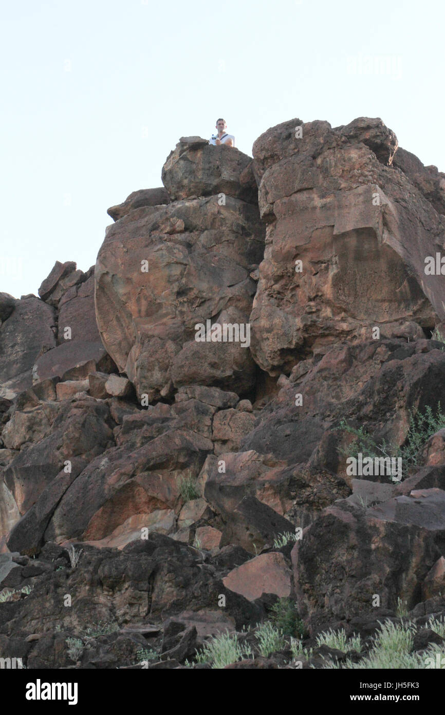 Marti Rock Art Site trek einen Besuch der Marti Rock Art Site am zweiten Tag des Festivals Turkana-See. Die Website von National Museums of Kenya laufen hat die größte Sammlung von Felszeichnungen im östlichen Afrika. Stockfoto