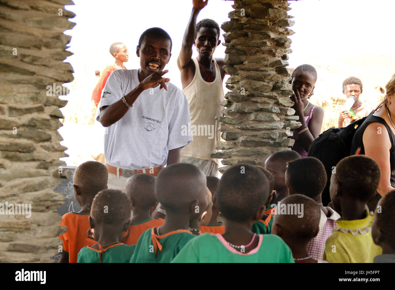 LOIYANGELENI, Kenia - Mai 18.. Schulkinder an einer Schule im Dorf El Molo in Loiyangalani. Bildnachweis: David Mbiyu/Alamy Live-Nachrichten Stockfoto