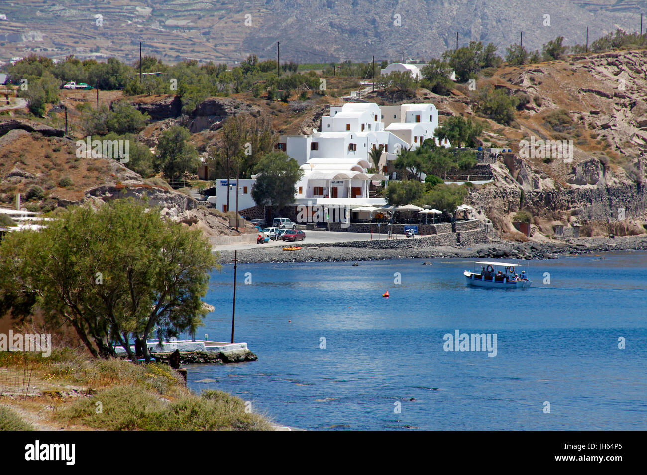 Kleiner Hafen für Ausflugsboote zum Roten Strand bei Akrotiri, Santorin, Kykladen, aegaeis, Griechenland, Mittelmeer, Europa | kleiner Hafen für excursi Stockfoto