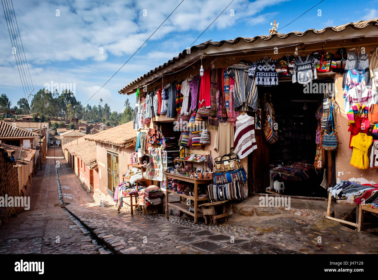 CHINCHERO, PERU ca. Oktober 2015 Geschenkeladen in Chinchero auf der