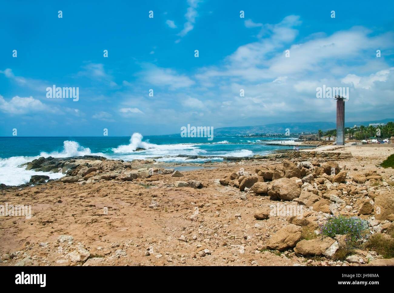 Wellen, die Küstenfelsen am St. George Beach Stockfoto