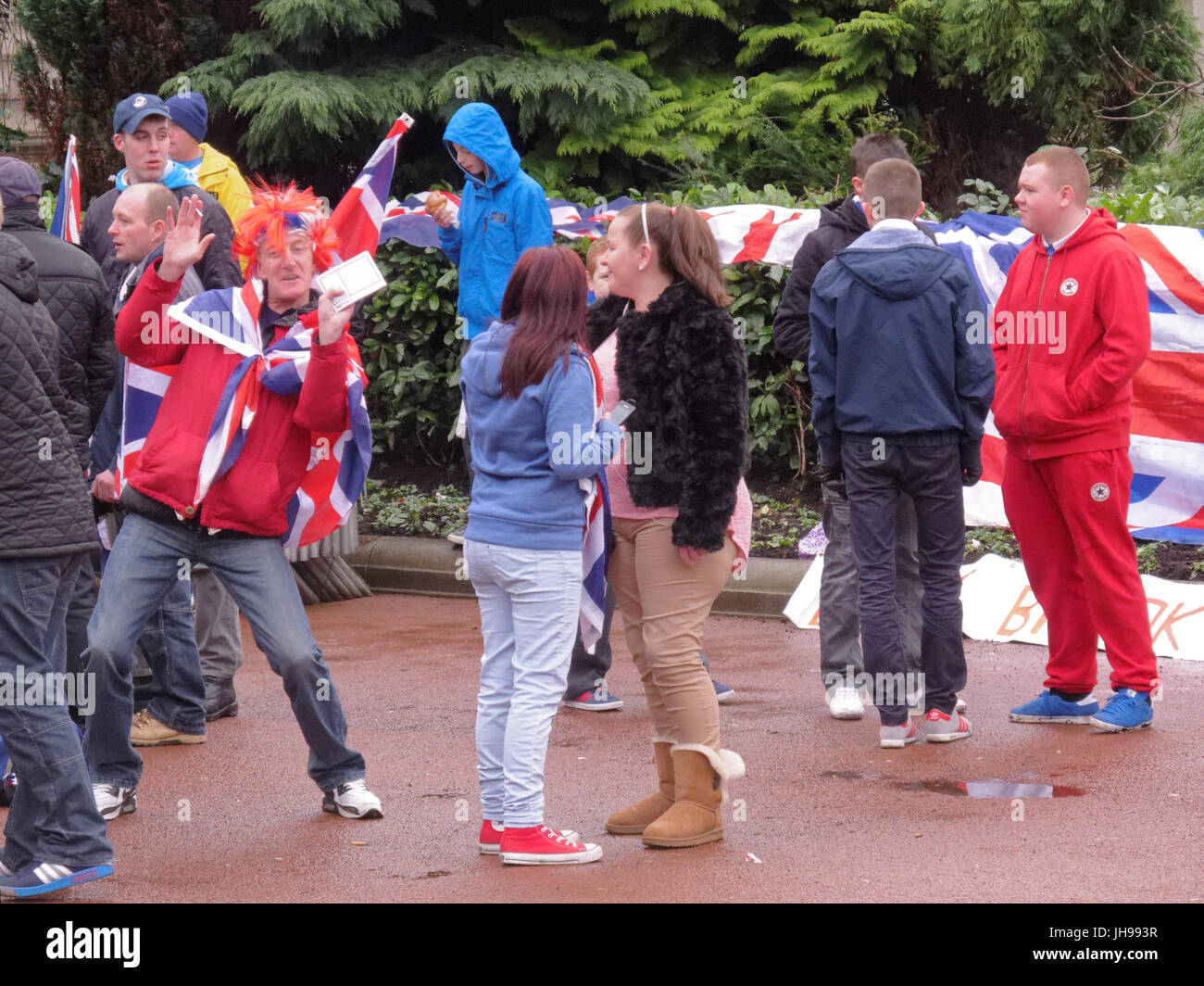 protestantischen Loyalisten Unionist Rangers Football Club Rallye George Square Glasgow Schottland Union Jack Fahnen keeks Stockfoto