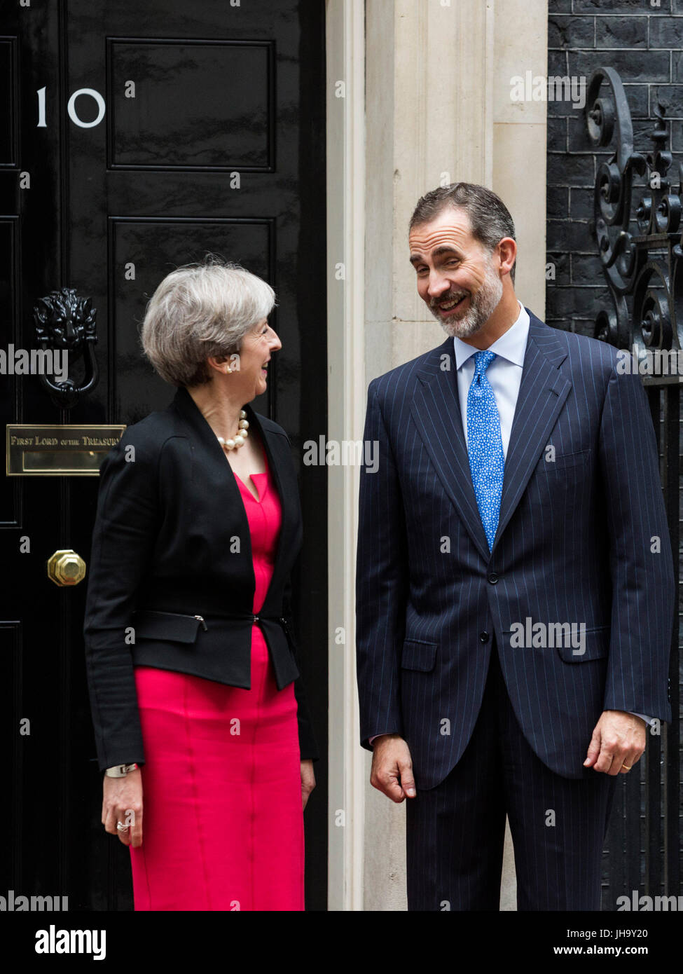 London, UK. 13. Juli 2017. Bei seinem Staatsbesuch in Großbritannien besucht König Felipe VI Spaniens Premierminister Theresa May an Nr. 10 Downing Street. Foto: Bettina Strenske/Alamy Live-Nachrichten Stockfoto