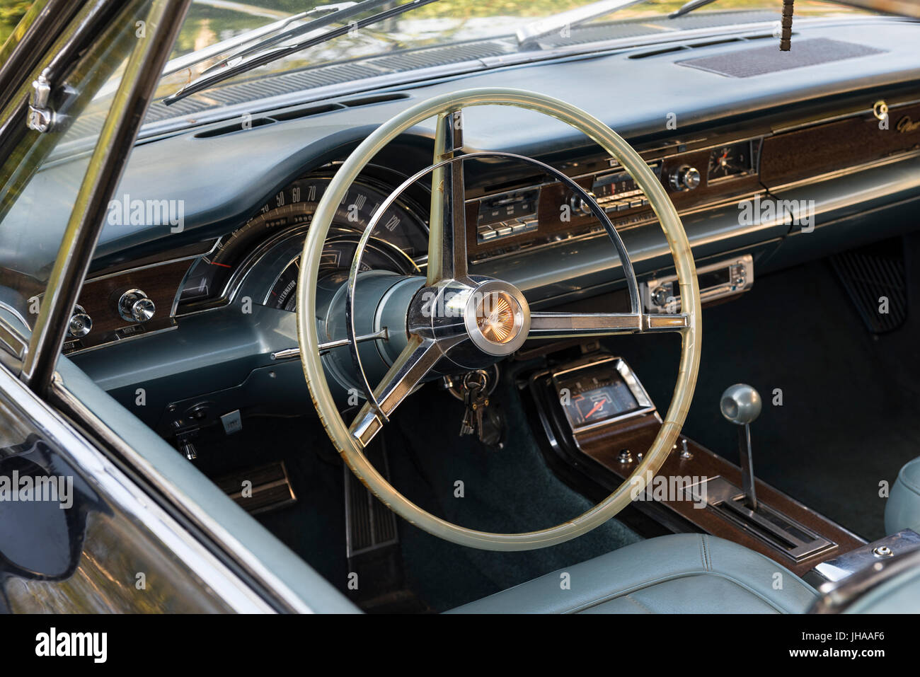 Lenkrad in Oldtimer Stockfoto