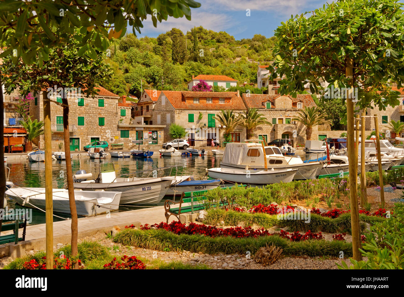 Stomorska-Dorf und Hafen auf der Insel Solta, Kroatien. Stockfoto