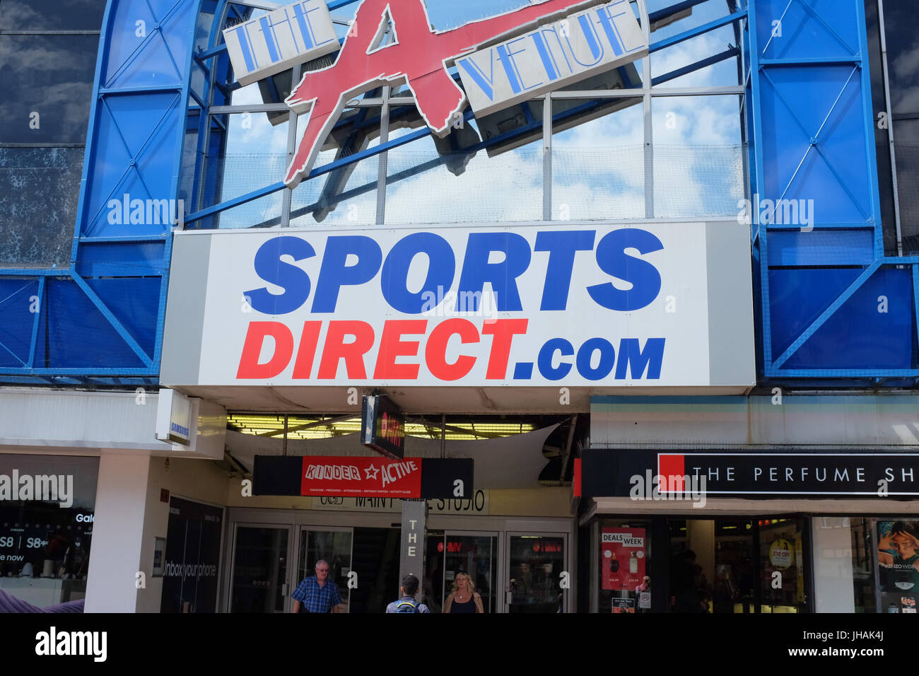 Die Außenseite eines Sports Direct Store. Stockfoto