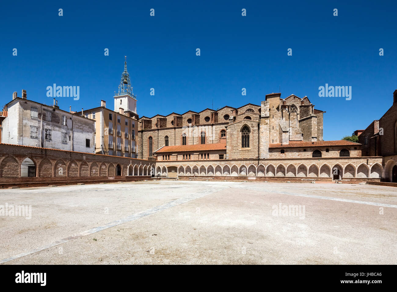 Kathedrale Saint-Jean-Le-Baptiste und Campo Santo in Perpignan, Frankreich Stockfoto Kathedrale Saint-Jean-Le-Baptiste und Campo Santo in Perpignan, Frankreich Stockfoto