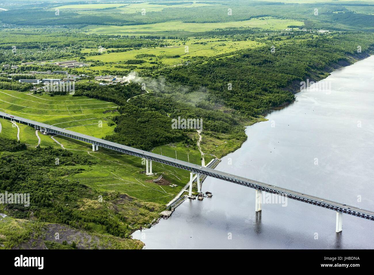 Russland. Uljanowsk. Uljanowsk Stadt. Volga Fluß. Der PräsidentBrücke