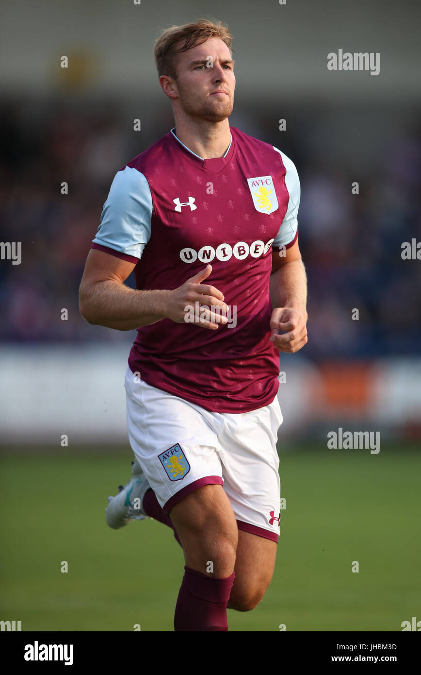 Aston Villa James Bree im Vorbereitungsspiel am neuen Bucks Kopf, Telford Stockfoto