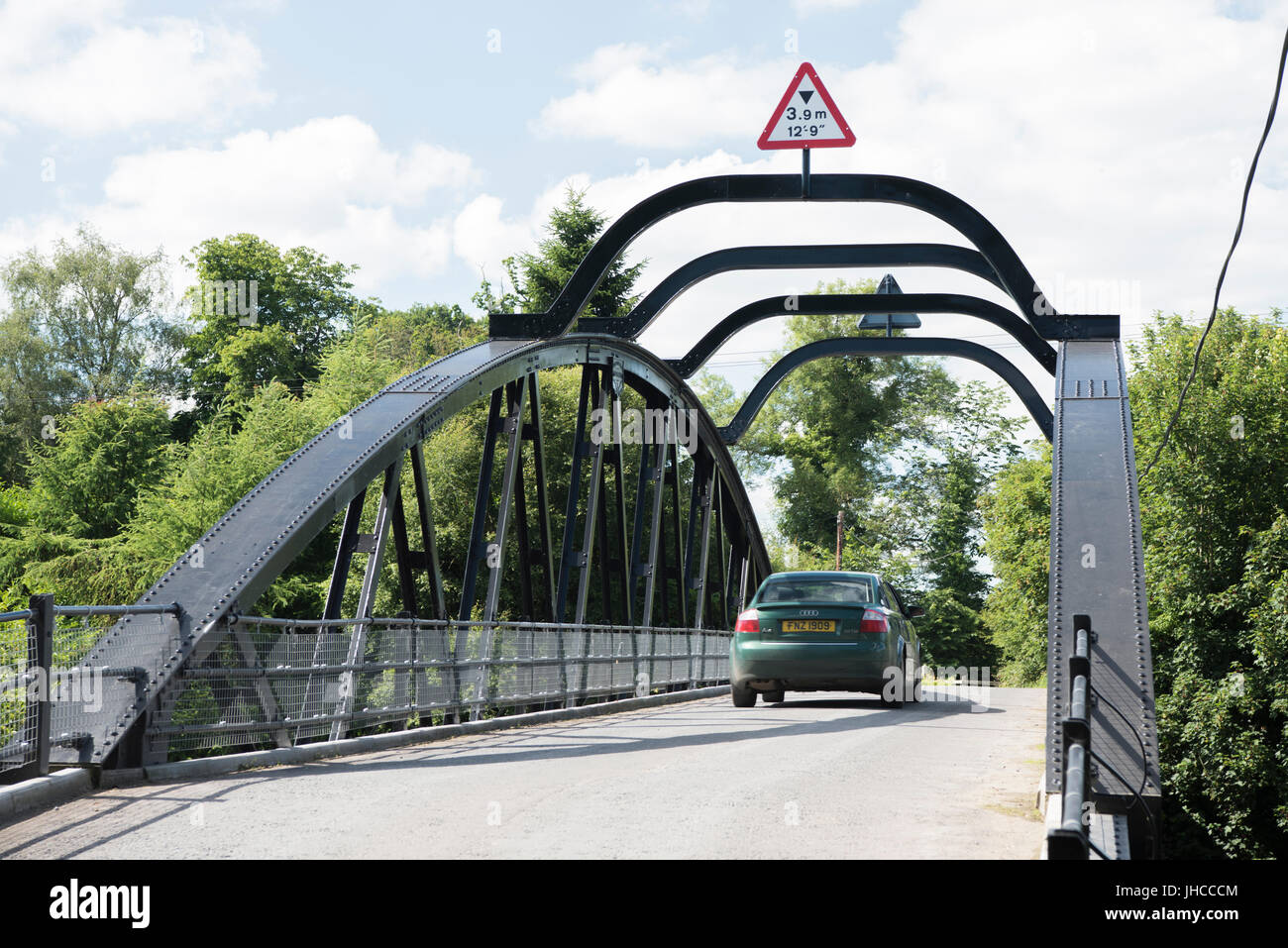 Bond Brücke, eine alte viktorianische Ära Eisen Brücke über den Fluss Blackwater, County Armagh Stockfoto