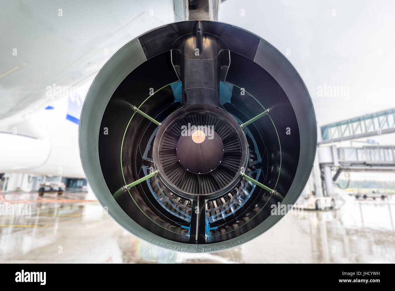 BrandNew Rolls-Royce Trent 772-60 Jet-Engine von hinten gesehen Stockfoto