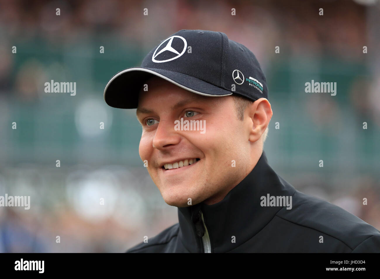 Mercedes' Valtteri Bottas Paddock tagsüber von 2017 britischen Grand Prix in Silverstone, Towcester. PRESSEVERBAND Foto. Bild Datum: Donnerstag, 13. Juli 2017. Siehe PA Geschichte AUTO Briten. Bildnachweis sollte lauten: Tim Goode/PA Wire. Einschränkungen: Nur zur redaktionellen Verwendung. Kommerzielle Nutzung mit vorheriger Zustimmung von Teams. Stockfoto