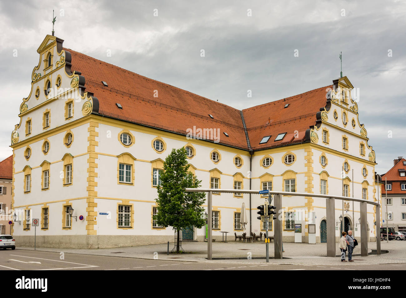 KEMPTEN, Deutschland - Juni 9: Menschen im Allgäu-Museum der Keptem, Deutschland am 9. Juni 2017. Kempten zählt zu den ältesten Städten Deutschlands. Stockfoto